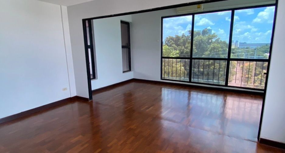 For rent 5 bedrooms office in Phra Khanong, Bangkok