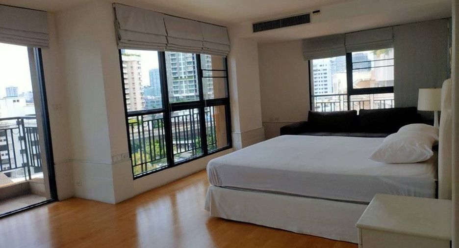 For rent 3 bedrooms condo in Khlong Toei, Bangkok