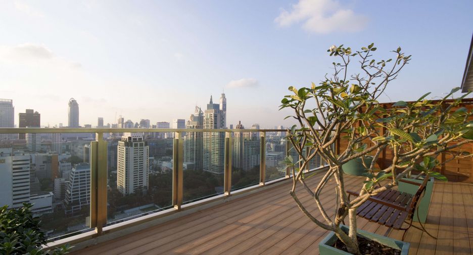 For rent 2 bedrooms apartment in Pathum Wan, Bangkok