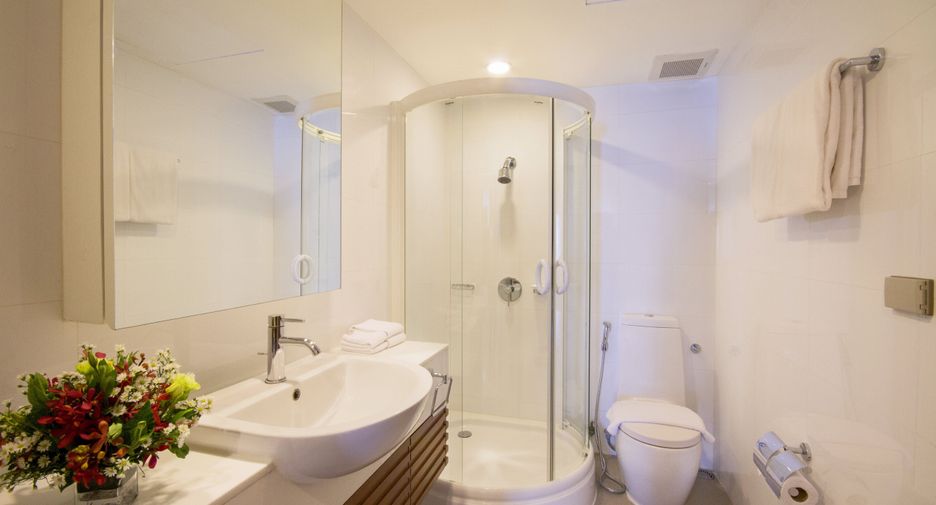 For rent 2 bedrooms apartment in Pathum Wan, Bangkok