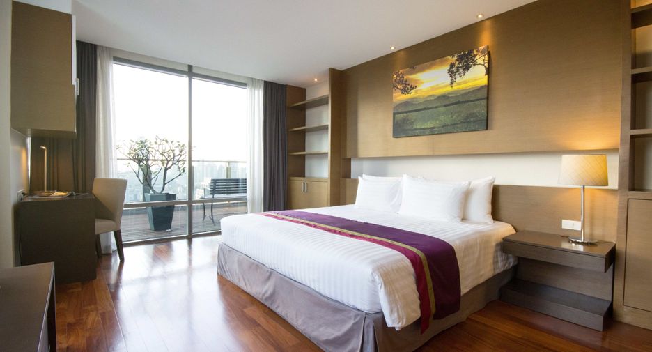For rent 2 bedrooms apartment in Pathum Wan, Bangkok