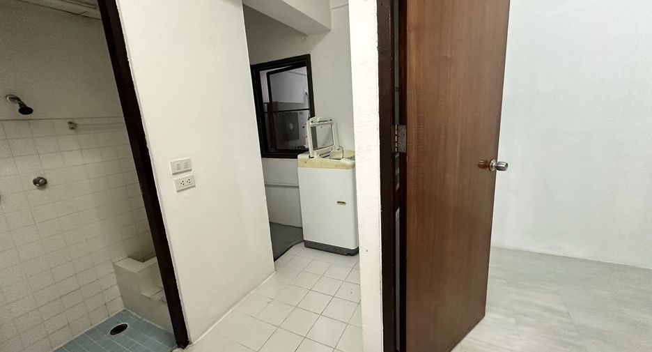 Apartamento en alquiler de 3 habitaciones en Watthana, Bangkok