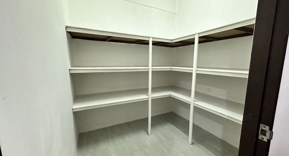 Apartamento en alquiler de 3 habitaciones en Watthana, Bangkok