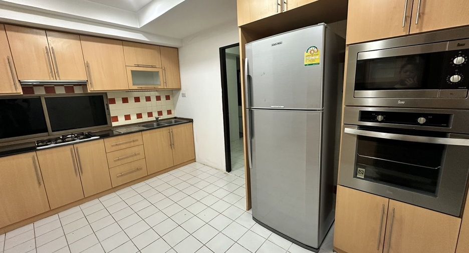 Apartamento en alquiler de 3 habitaciones en Watthana, Bangkok