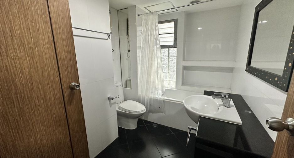 Apartamento en alquiler de 3 habitaciones en Watthana, Bangkok