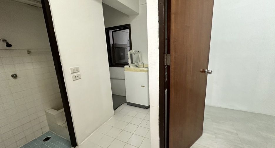 Apartamento en alquiler de 3 habitaciones en Watthana, Bangkok