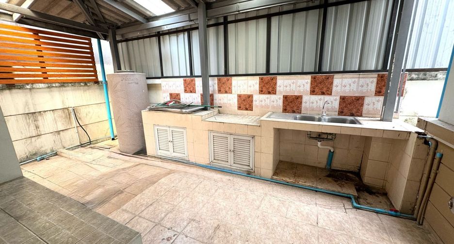 For sale 3 bedrooms house in Bang Phli, Samut Prakan