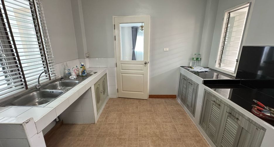 For sale 3 bedrooms house in Bang Phli, Samut Prakan