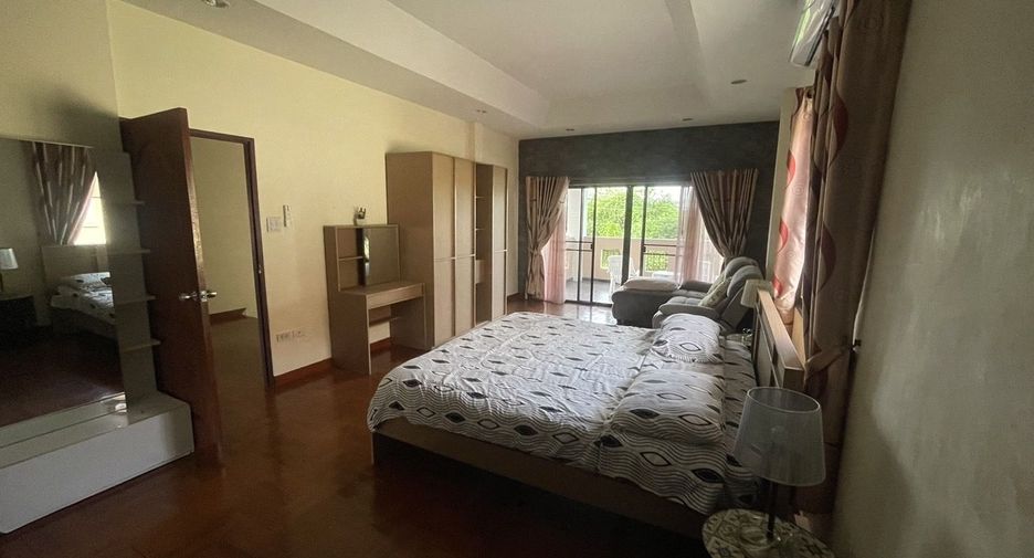 À louer 4 chambres maison à Bang Lamung, Chonburi