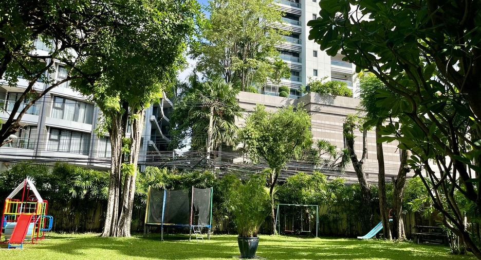For rent 3 bedrooms apartment in Sathon, Bangkok