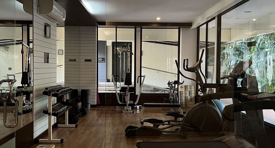 For rent 3 bedrooms apartment in Sathon, Bangkok
