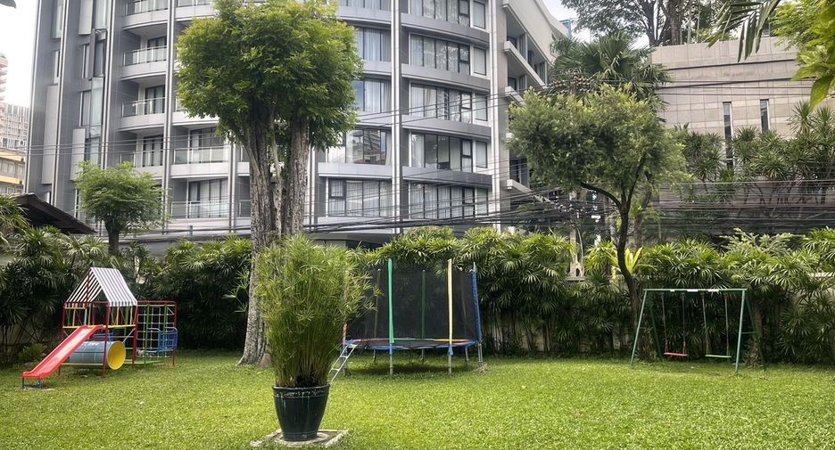 For rent 3 bedrooms apartment in Sathon, Bangkok
