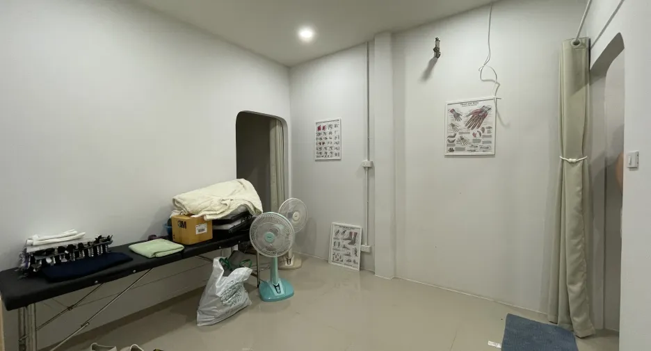 Gewerbefläche zur Miete mit 5 Zimmer in Kathu, Phuket