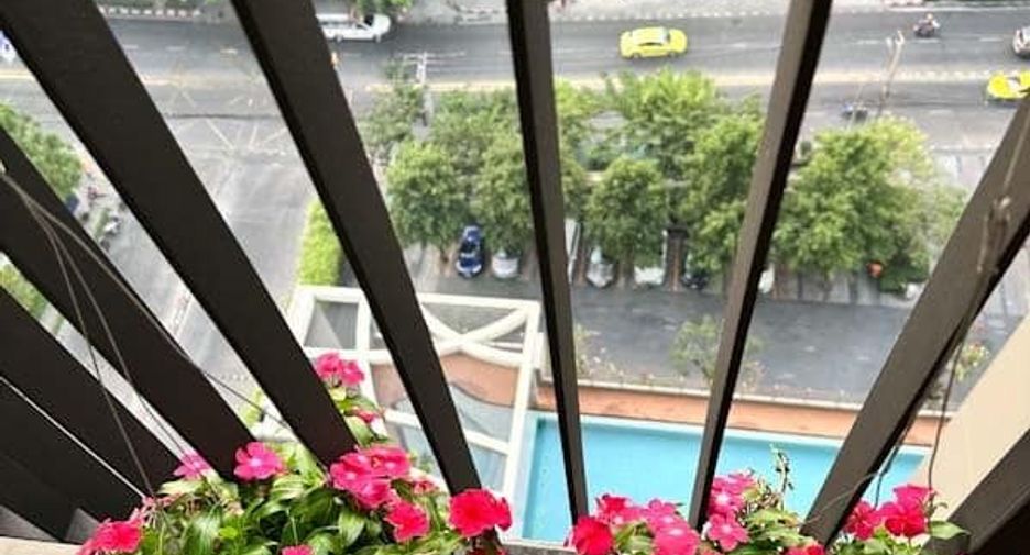 For sale and for rent 1 bed condo in Watthana, Bangkok