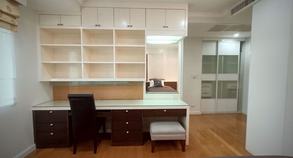 À louer 2 chambres condo à Watthana, Bangkok