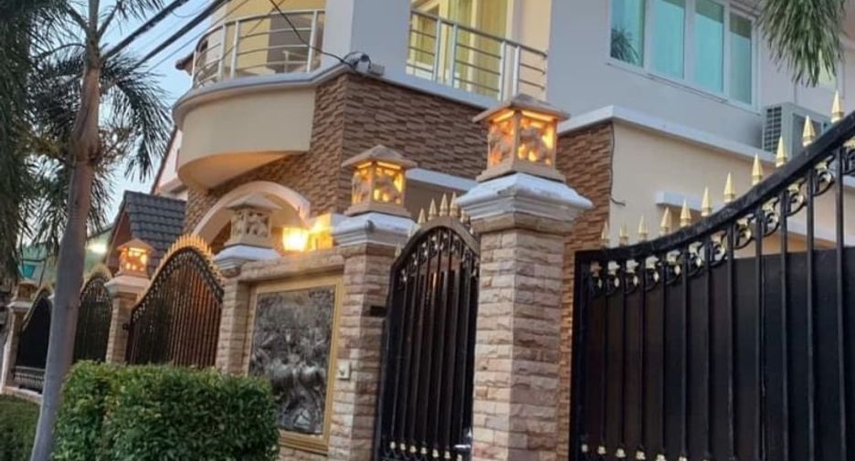 Villa en venta de 4 habitaciones en Bang Lamung, Chonburi