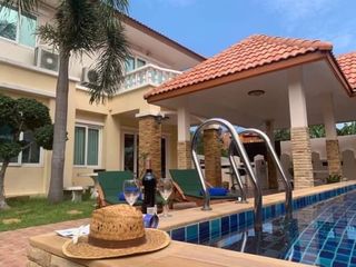 Villa en venta de 4 habitaciones en Bang Lamung, Chonburi