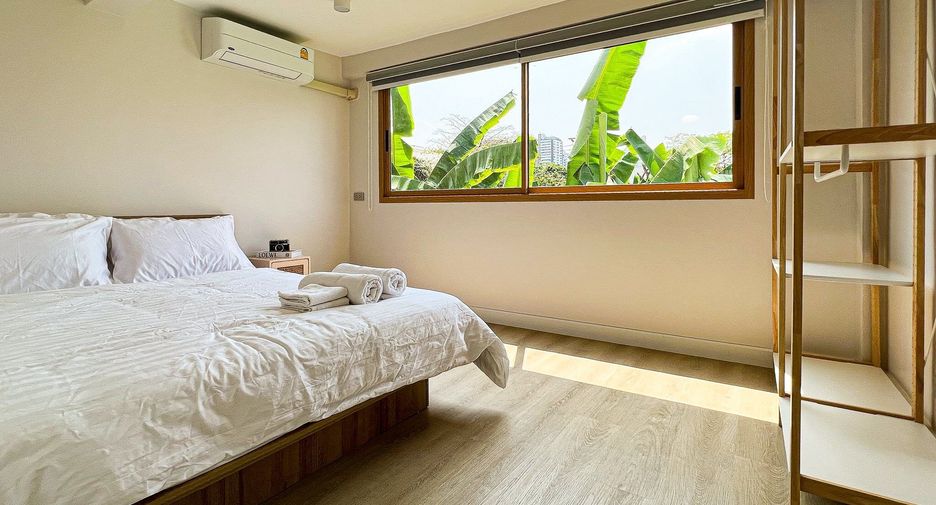 For sale and for rent 5 bedrooms house in Watthana, Bangkok