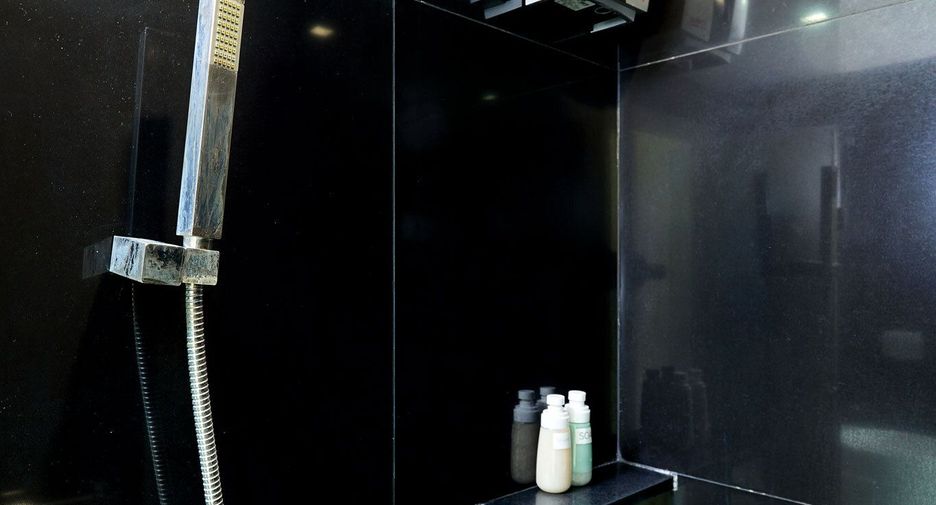 For sale 1 bed condo in Khlong Toei, Bangkok