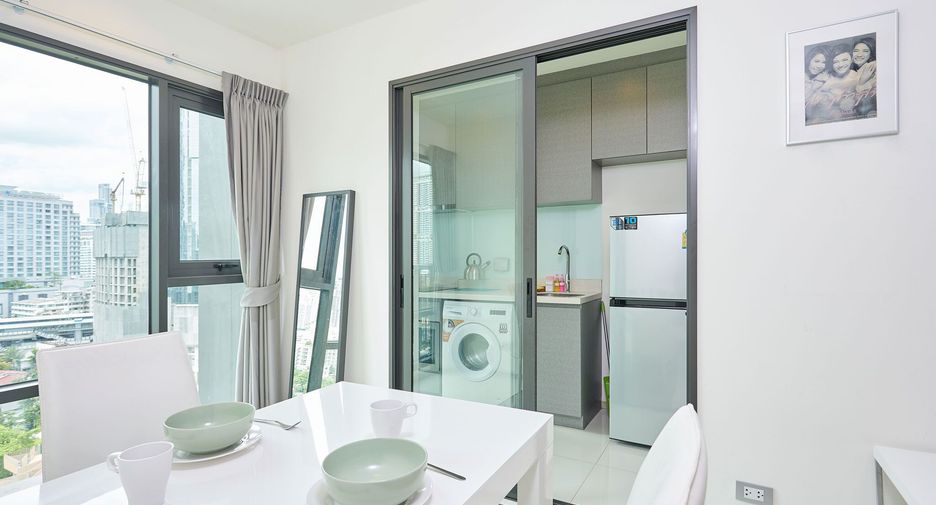For sale 1 bed condo in Khlong Toei, Bangkok