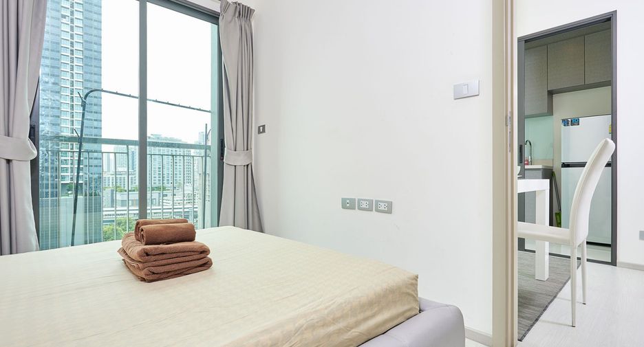 For sale 1 bed condo in Khlong Toei, Bangkok