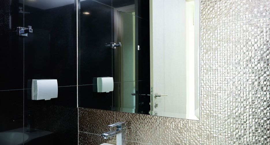 For sale 1 bed condo in Khlong Toei, Bangkok