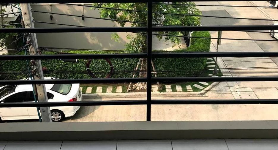 Reihenhaus zum Kauf mit 3 Zimmer in Suan Luang, Bangkok