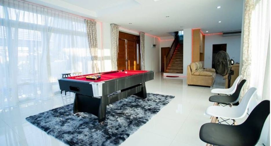 Villa en venta y en alquiler de 4 habitaciones en Bang Lamung, Chonburi