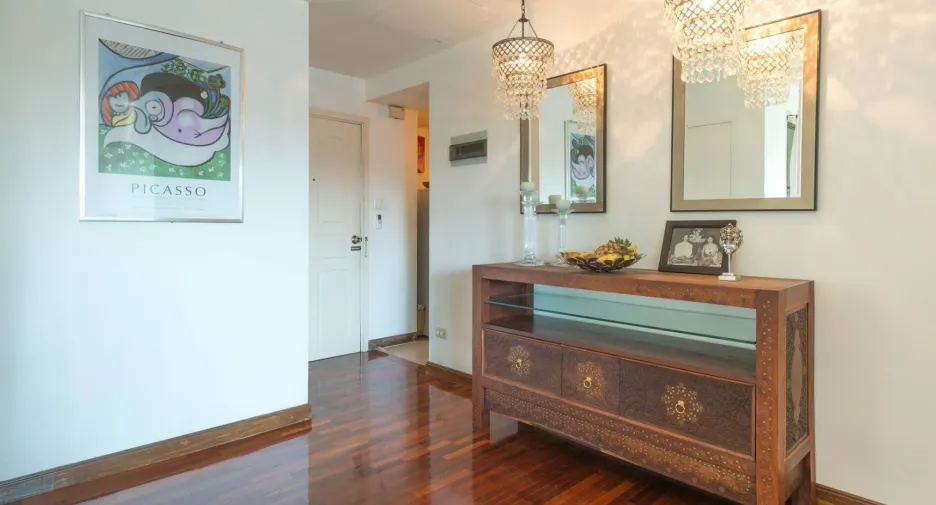 For rent 2 bedrooms condo in Pathum Wan, Bangkok