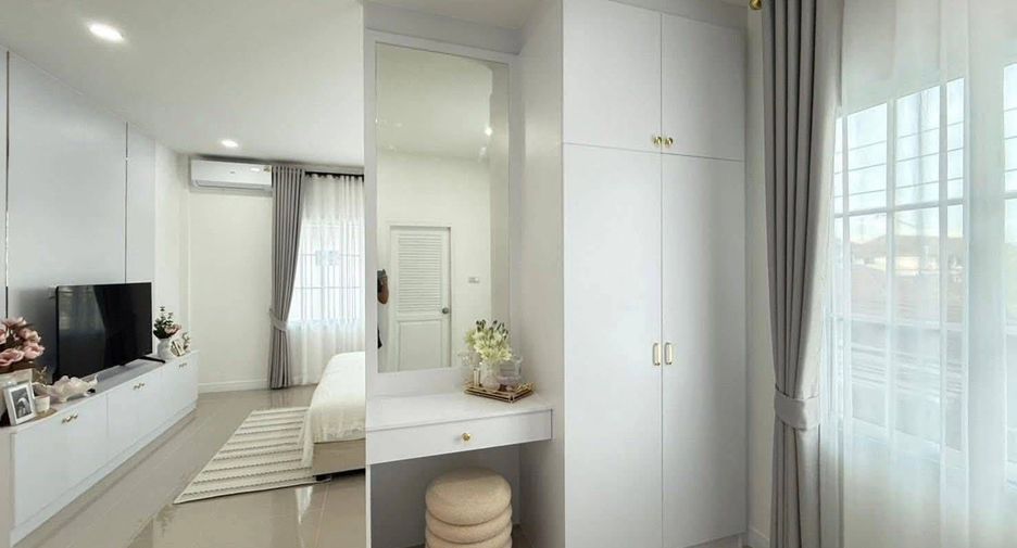 For rent 4 bedrooms house in Bang Lamung, Chonburi
