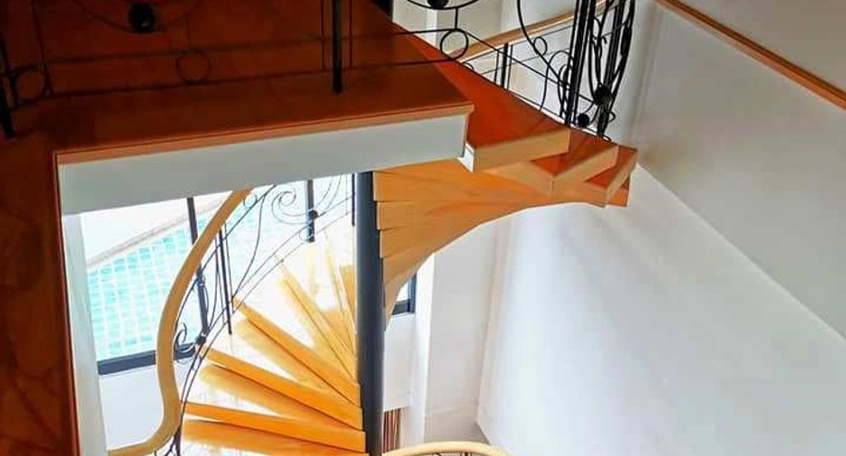 For rent 5 bedrooms condo in Sathon, Bangkok