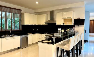For rent 6 bedrooms villa in Mueang Phuket, Phuket