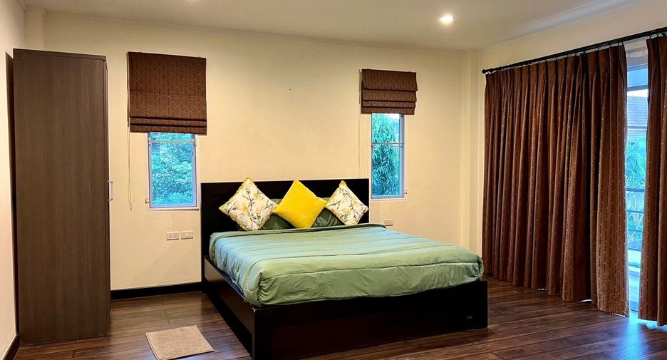 À louer 6 chambres villa à Mueang Phuket, Phuket