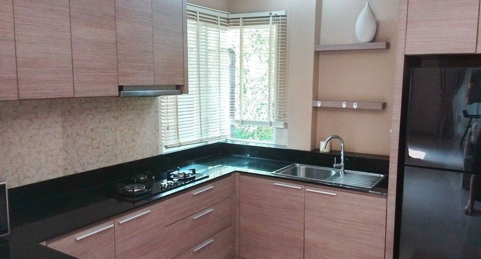 For rent 3 bedrooms villa in Bang Lamung, Chonburi