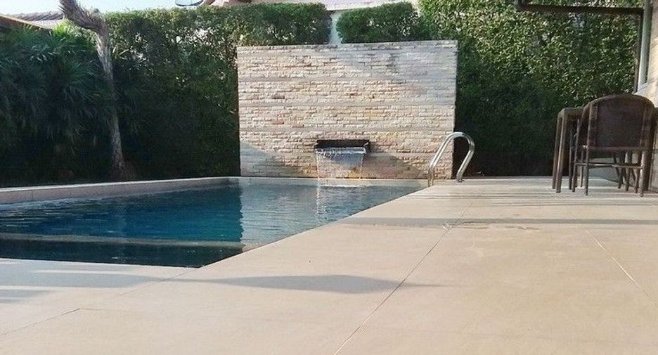 For rent 3 bedrooms villa in Bang Lamung, Chonburi