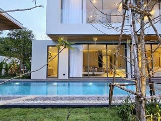 For sale 6 bedrooms villa in Mueang Phuket, Phuket