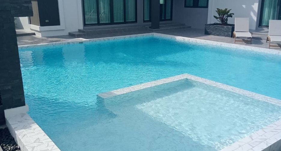 For sale 5 bedrooms villa in Bang Lamung, Chonburi