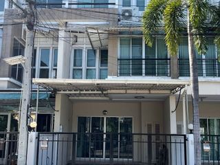 For sale 3 bedrooms townhouse in Lak Si, Bangkok