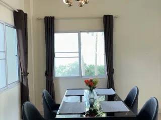 À vendre 3 chambres maison de ville à Bang Lamung, Chonburi