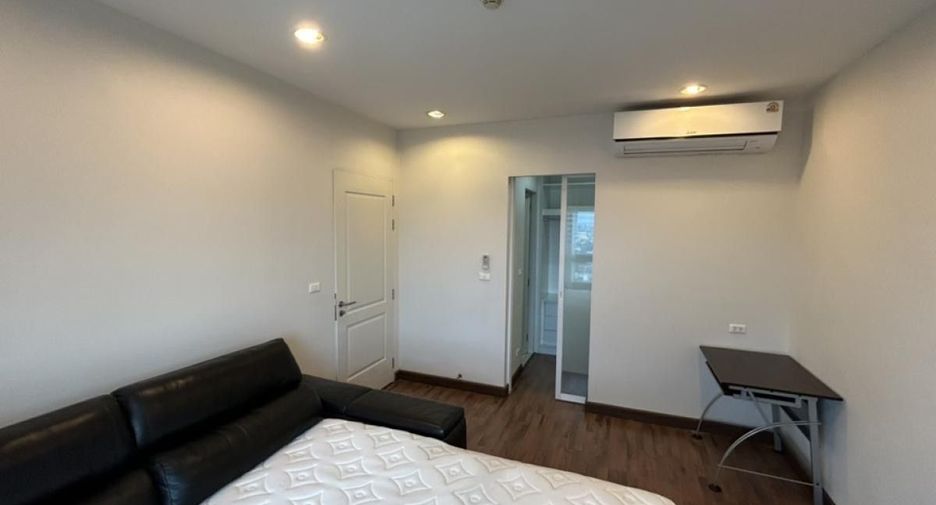 For rent 2 bedrooms condo in Khlong San, Bangkok