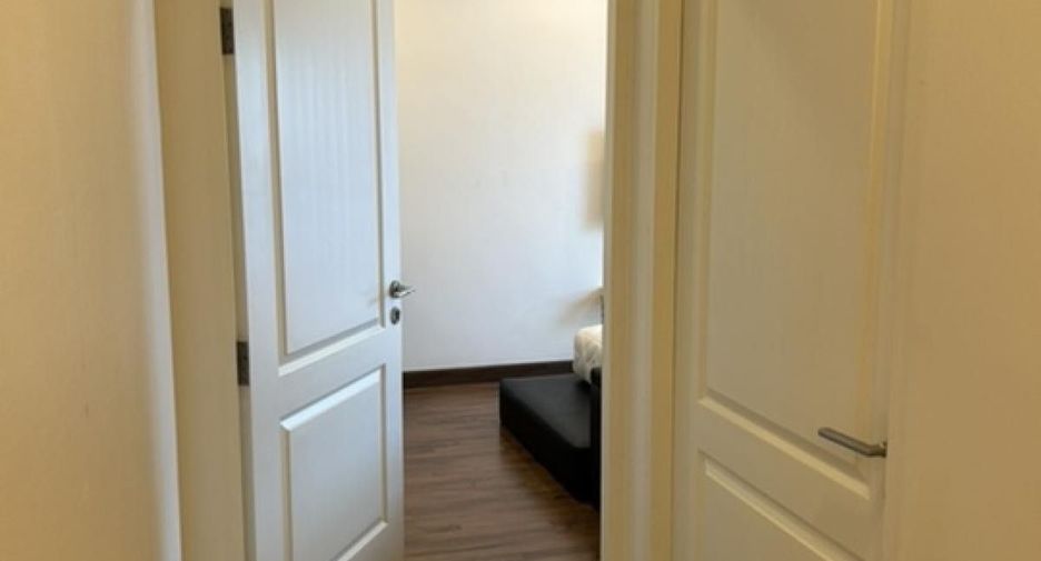 For rent 2 bedrooms condo in Khlong San, Bangkok