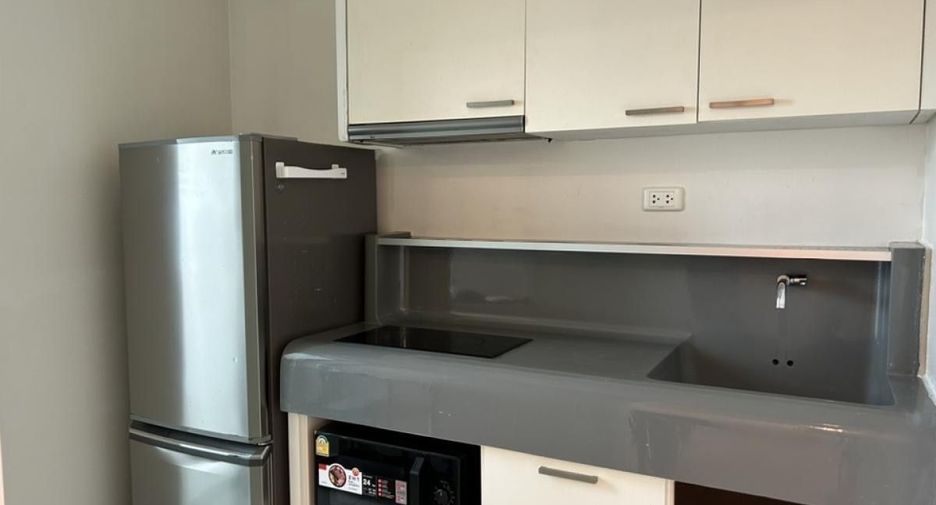 For rent 2 bedrooms condo in Khlong San, Bangkok