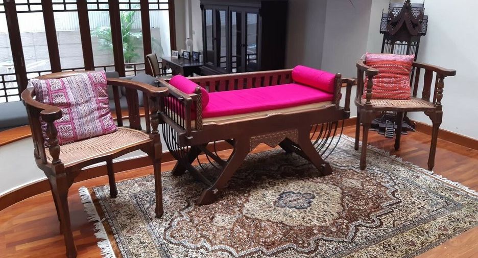 Reihenhaus zur Miete mit 5 Zimmer in Watthana, Bangkok