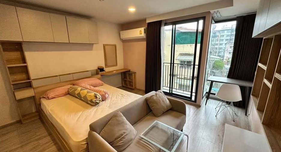 For rent 1 bed condo in Pathum Wan, Bangkok