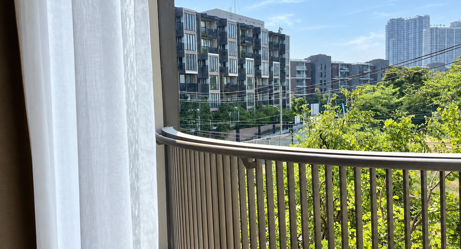 For sale 1 bed condo in Suan Luang, Bangkok