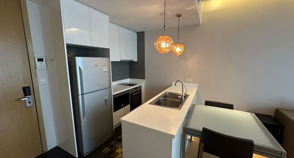 À vendre 1 chambre condo à Khlong Toei, Bangkok