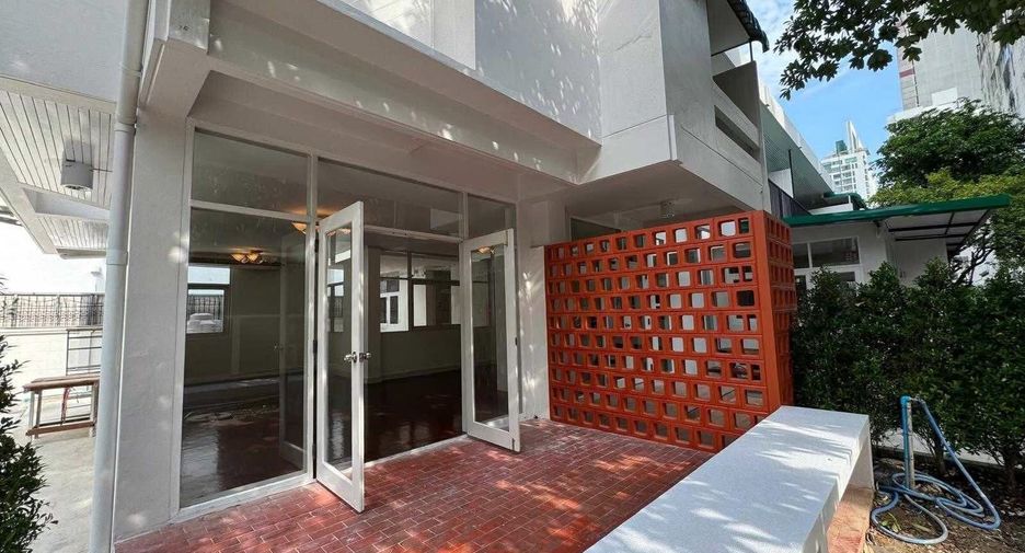 Haus zur Miete mit Studio in Watthana, Bangkok