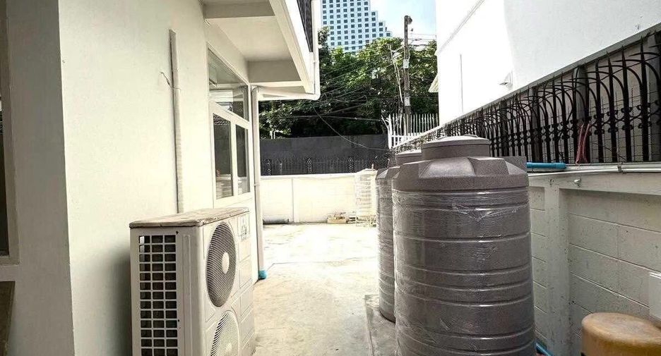 Haus zur Miete mit Studio in Watthana, Bangkok