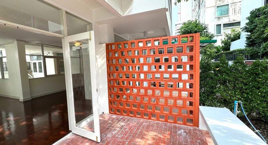 Haus zur Miete mit Studio in Watthana, Bangkok