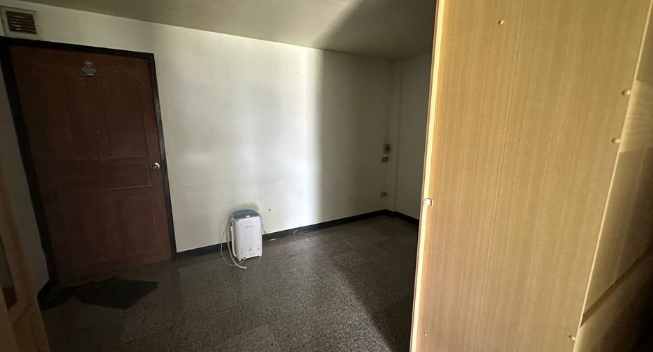 For sale 10 bedrooms retail Space in Bang Lamung, Chonburi